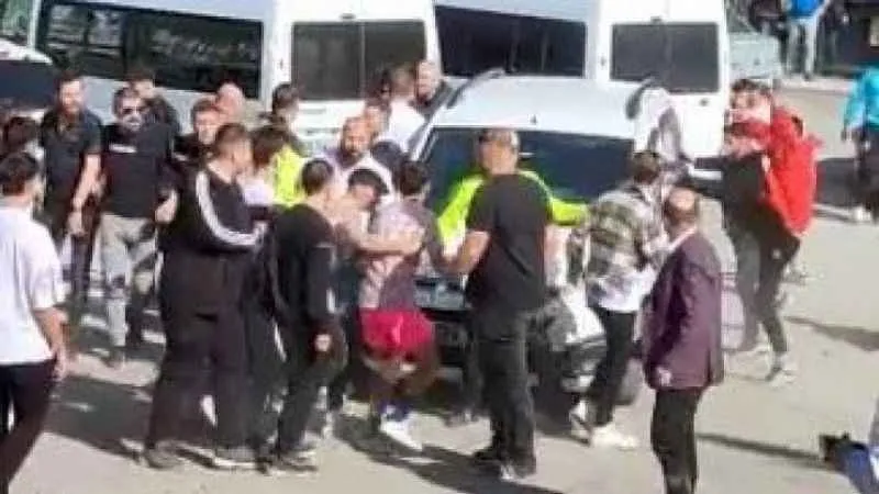 Borçkaspor Arhavi Gençlikspor maçında kavga! Polis havaya ateş açtı