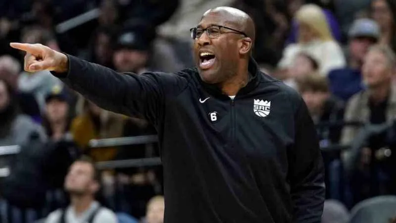 Yılın başantrenörü Mike Brown 