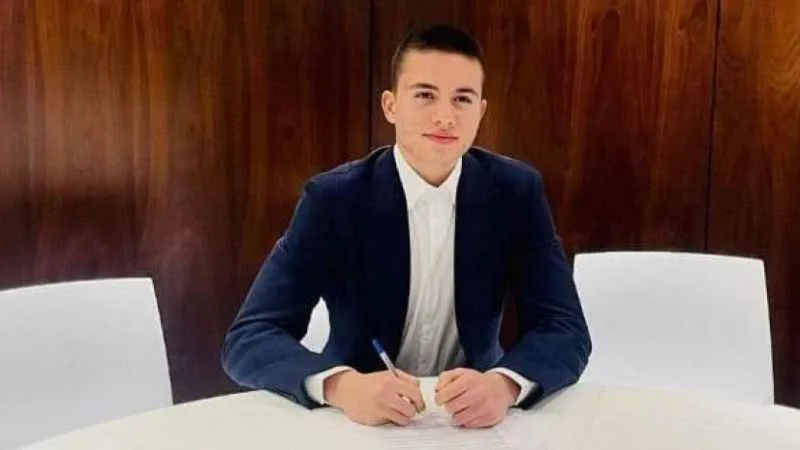 Burak Reçber, Queens Park Rangers’a imza attı