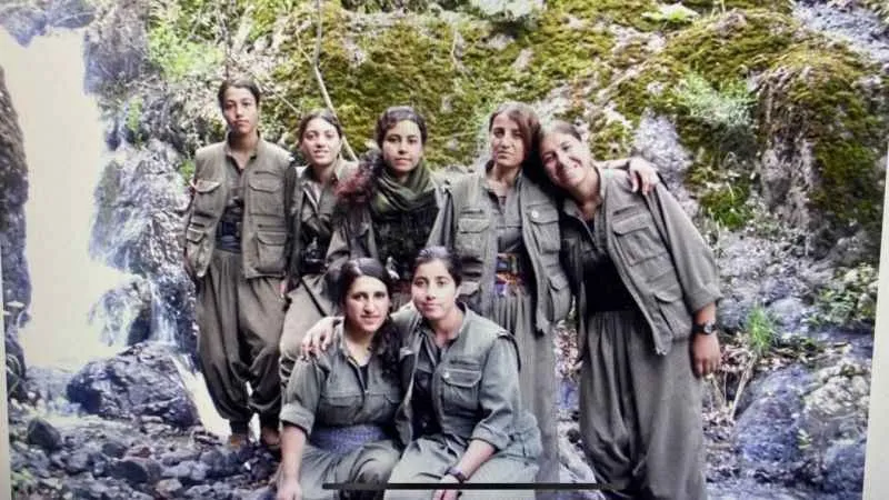 Yeşil Sol Parti adayı Ayten Dönmez’in terör örgütü PKK kamplarındaki yeni fotoğrafları ortaya çıktı
