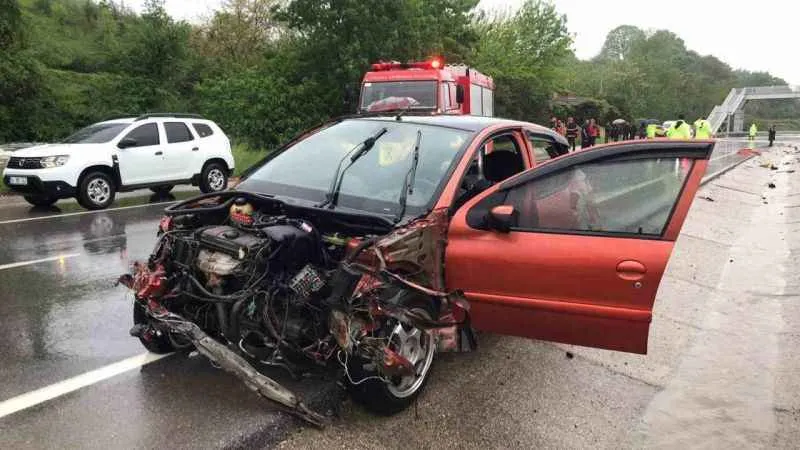 Sakarya'daki kazada Hasan Çamur ve Engin Furuncu hayatını kaybetti