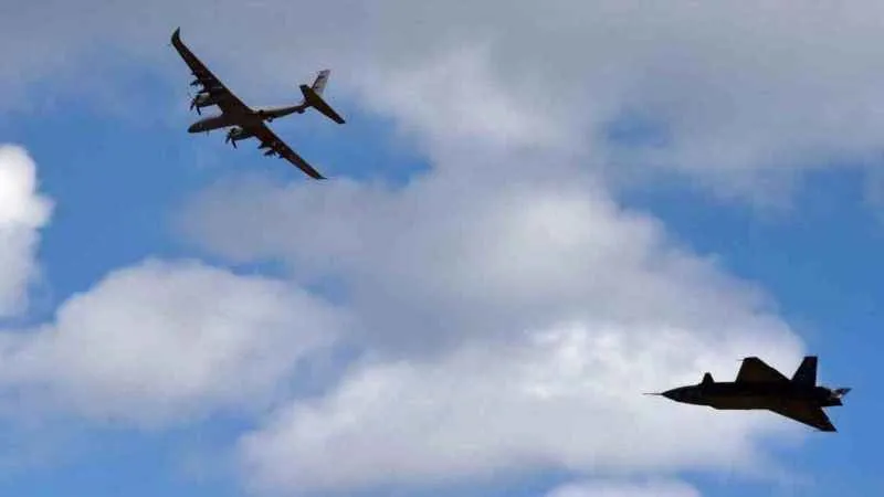 TEKNOFEST’te KIZILELMA ve AKINCI birlikte uçtu