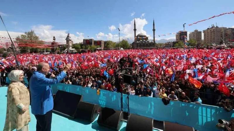 Cumhurbaşkanı Erdoğan’ın "Rekor kırdı" dediği Kayseri mitinginde tarihi kalabalık havadan görüntülendi