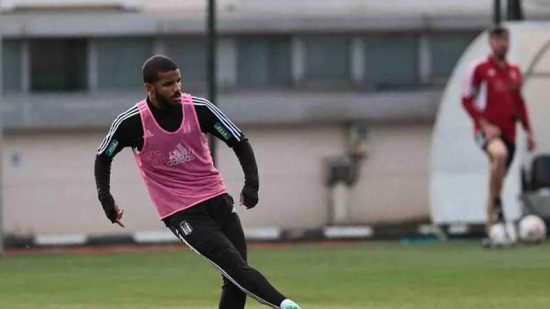 Beşiktaş, deplasmanda karşılaşacağı Adana Demirspor maçı hazırlıklarına başladı