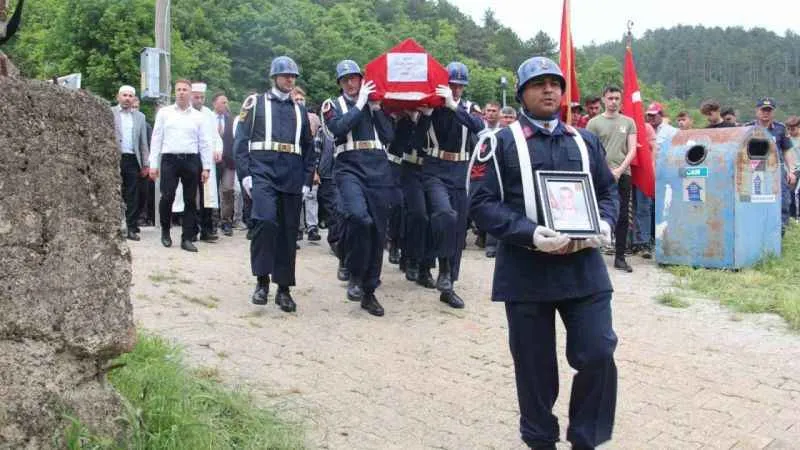 Jandarma Er Selçuk Sarıkaya son yolculuğuna uğurlandı