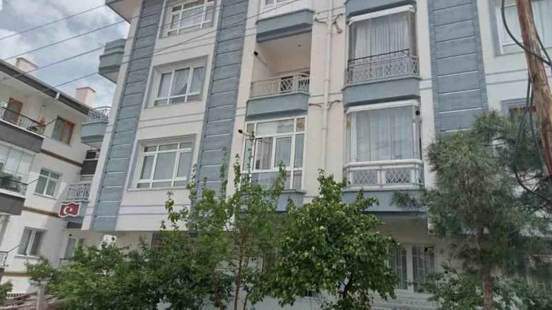 Ankara'da bir kişi tartıştığı eşini bıçakla katletti