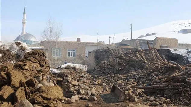 Başkale’deki depremde hayatını kaybedenlerin sayısı 10’a yükseldi