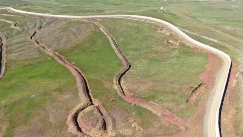 Sınıra örülen duvar 100 kilometreyi buldu