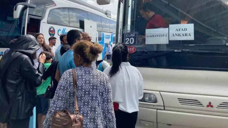 Depremzedeler seçim için memleket yolunda