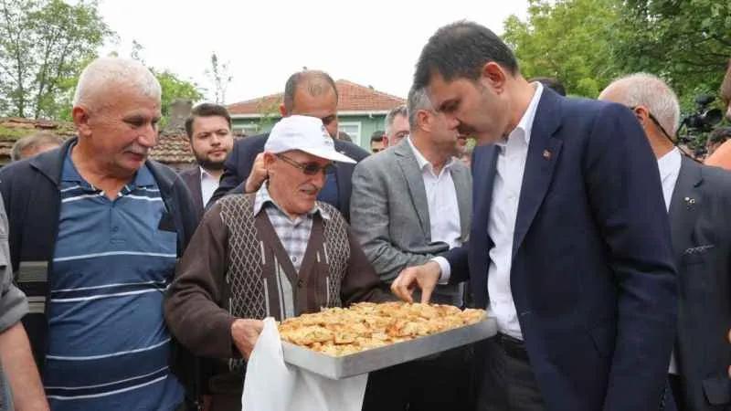 Bakan Kurum: Pazartesi günü 5 milyon liralık kaynağı belediyemize göndereceğim