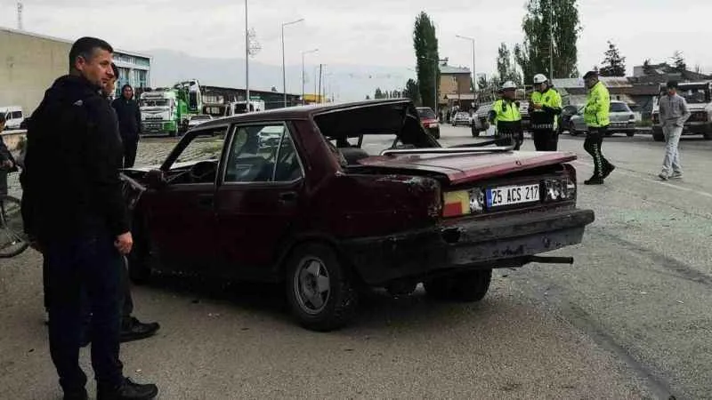 Erzurum’da otobüs ile otomobil çarpıştı: 1 ölü, 1 yaralı