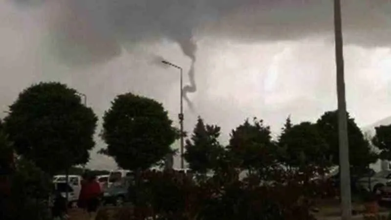 Menteşe’de ilginç hortum