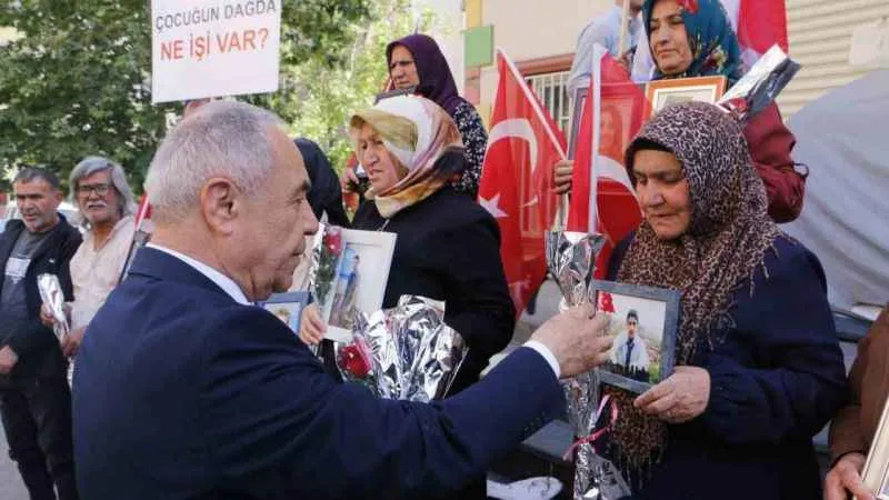 DSP’den Diyarbakır annelerine ziyaret