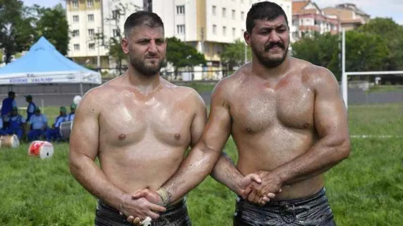 Edirne’de üniversiteli başpehlivan