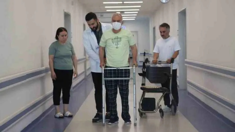 "Yürümesi çok zor" dediler, 5 ayda ayağa kalktı