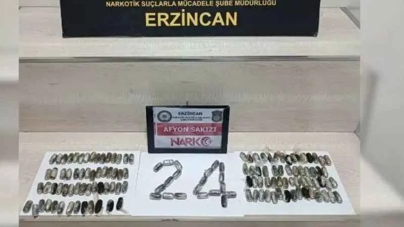 İranlı uyuşturucu kuryelerinin midesinden 2 kilo uyuşturucu çıktı
