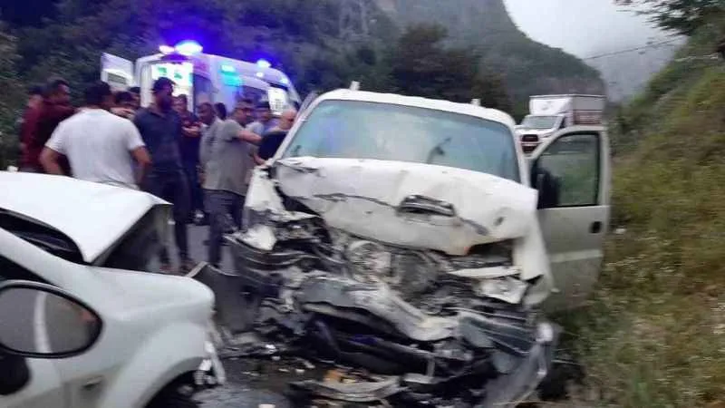 Araklı’da trafik kazası: 5 yaralı