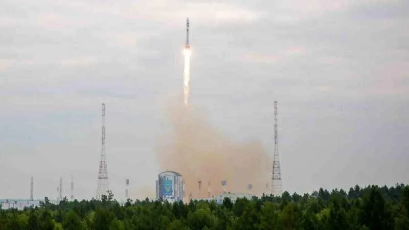 Rusya’nın uzay aracı Ay’ın yörüngesine girdi