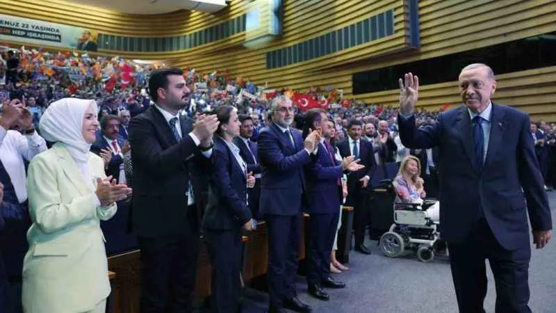 “22 yıldır olduğu gibi yine gönüller kazanarak mücadelemize devam edeceğiz”