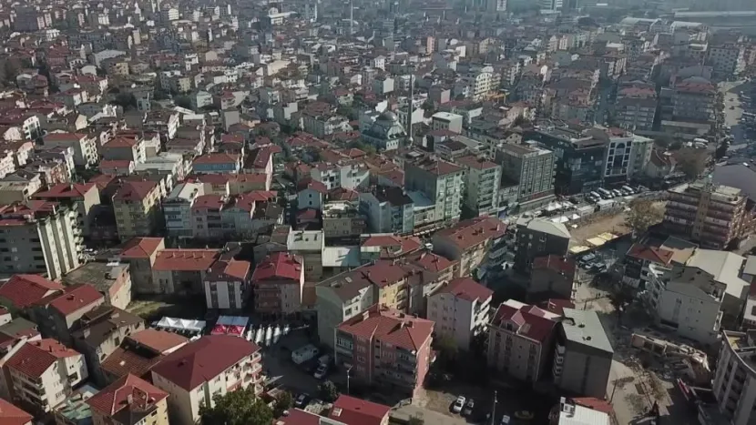 16 bina, 27 iş yeri ve 72 daire boşaltıldı