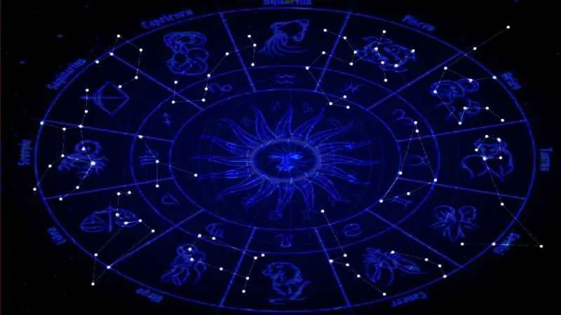 Zekasıyla fark yaratan 5 burç! Onları dinlerken büyüleneceksiniz