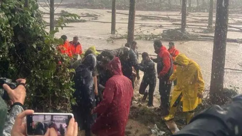 MSB: “Kırklareli’nde meydana gelen sel felaketi sonrası askeri personel ve arazi araçları görevlendirildi"