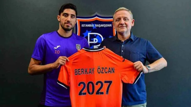 Başakşehir, Berkay Özcan’ın sözleşmesini 2027’ye kadar uzattı