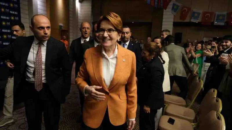 İYİ Parti Genel Başkanı Akşener, İzmir adayını açıkladı