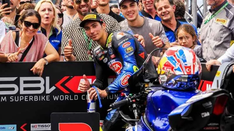 Toprak Razgatlıoğlu İtalya’da ilk günü podyumda tamamladı