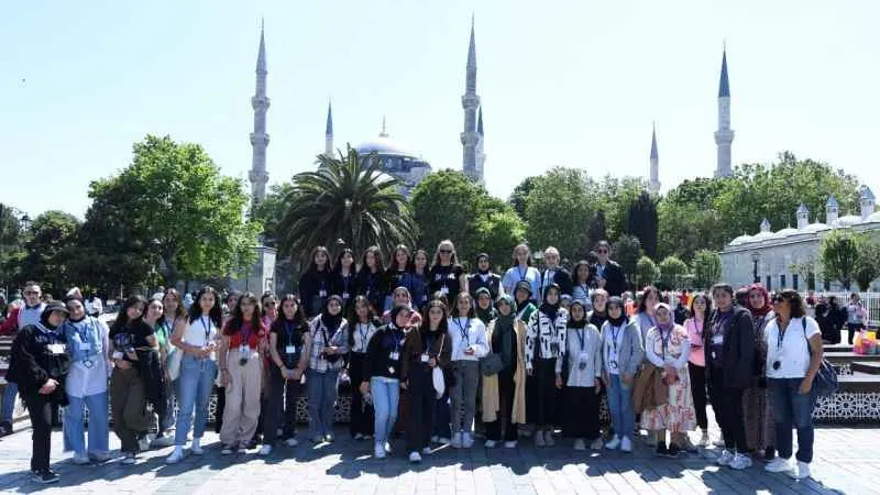 Aydın Doğan Vakfı, başarılı öğrencileri İstanbul gezisiyle ödüllendirdi