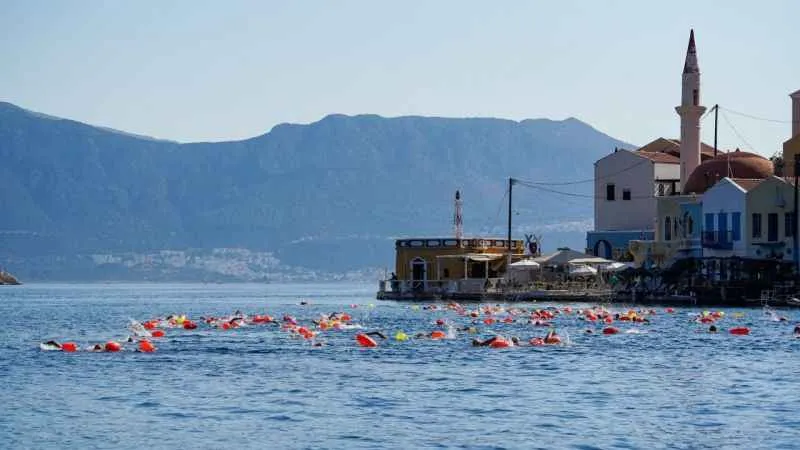 Yunanistan’dan Türkiye’ye 2 kıta ve 2 ülke arasında düzenlenen dünyanın en güzel yüzme yarışı
