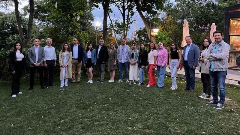 Mercedes-Benz Türk yöneticilerinden geleceğin kadın mühendislerine mentorluk desteği