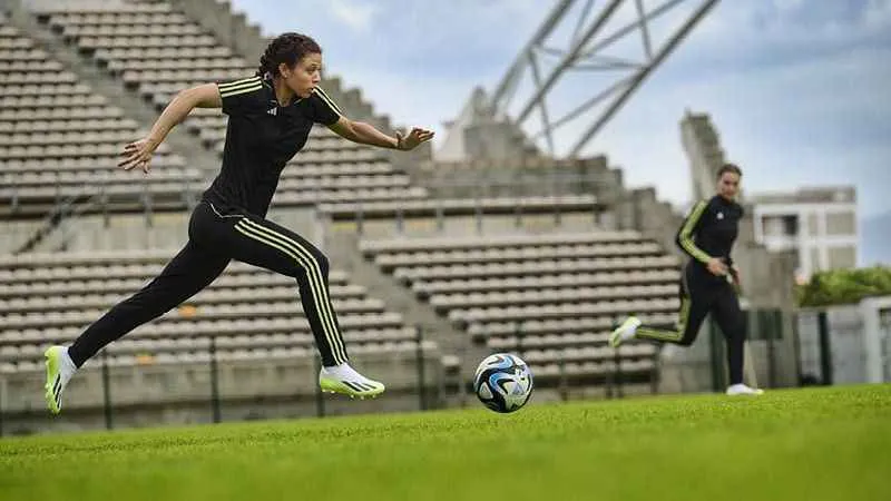 Adidas , oyunun her anında yüksek performans sağlayan x crazyfast'i piyasaya sürdü  