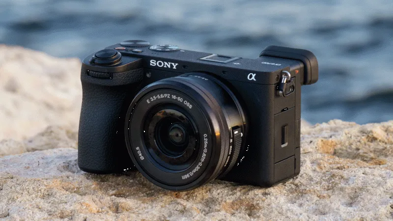 Sony şimdiye kadarki en gelişmiş APS-C kamerası A6700'ü kullanıcılarla buluşturuyor