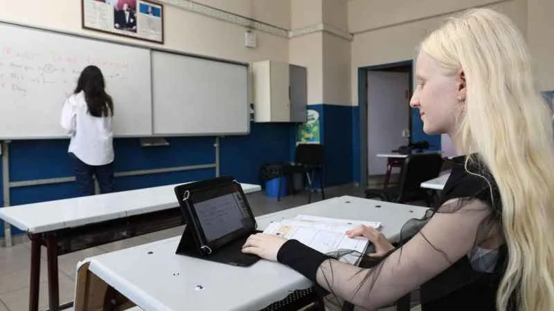 Türk Telekom TahtApp uygulaması ile az gören çocukların yanında