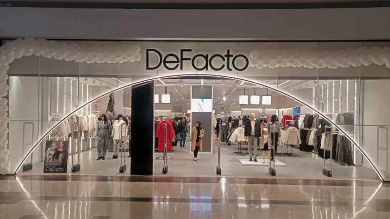 M1 Konya AVM'deki Defacto mağazasını yeniledi