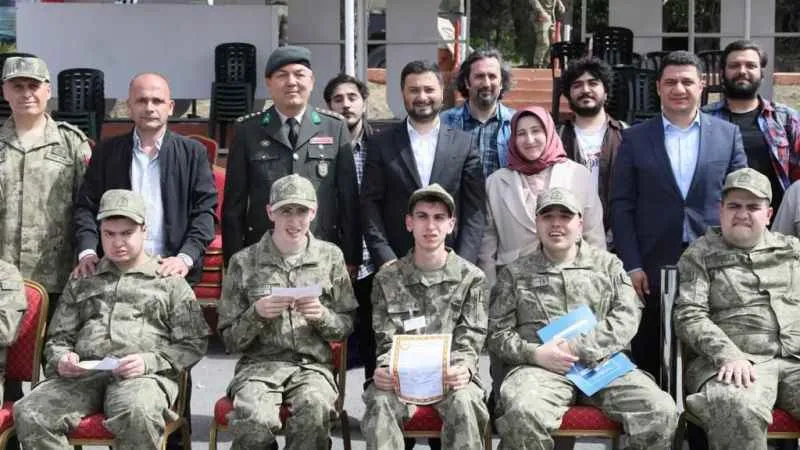 Engelli bireylere asker kınası yakıldı