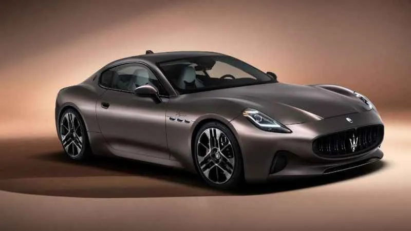 Maserati, elektrikli otomobil yelpazesini genişletiyor