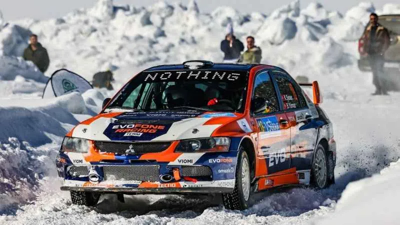 Ralli sezonu kristal karlar diyarında açıldı