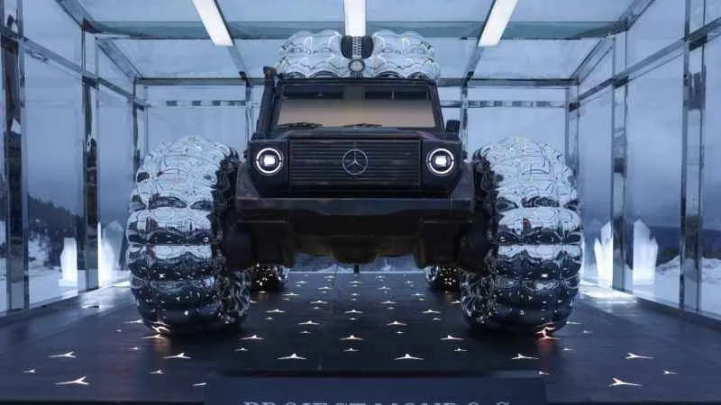 Mercedes Benz ve Moncler iş birliği ile dünyada tek olan “PROJECT MONDO G” Galataport İstanbul’da