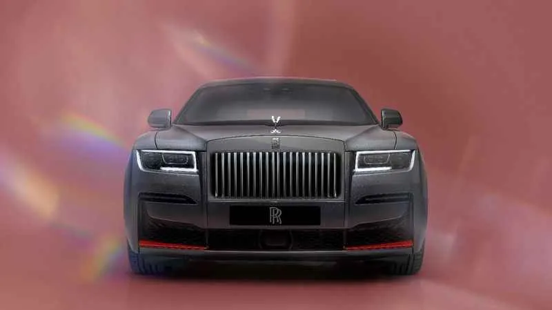 ’Rolls-Royce Ghost Prism’’ çağdaş tasarımdan esinlendi 