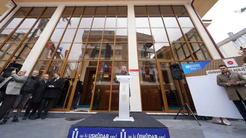 Yeniden inşa edilen Üsküdar Gümüşsu Camii ibadete açıldı
