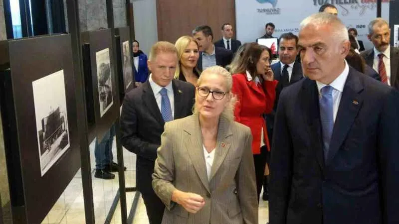 Bakan Ersoy: Türkiye’mizi parlak bir gelecek bekliyor