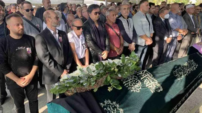 Ünlü dublaj sanatçısı Jeyan Mahfi Ayral Tözüm son yolculuğuna uğurlandı