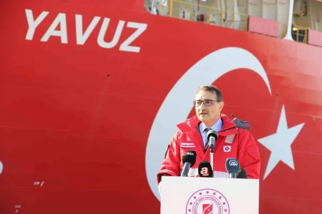 Bakan Dönmez, Yavuz Sondaj Gemisi’ni yeni görevine uğurladı