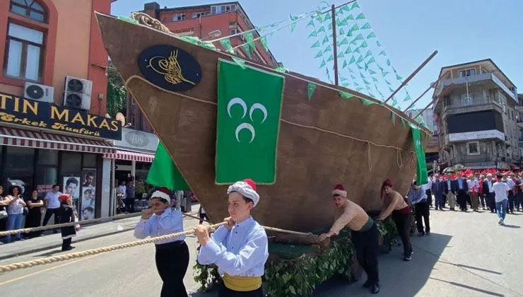 Gemiyi karadan yürüttüler, gören hayrete düştü