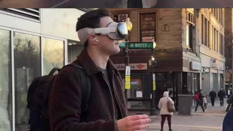 Apple’ın yeni gözlüğü ABD sokaklarını bilim kurgu filmlerine çevirdi