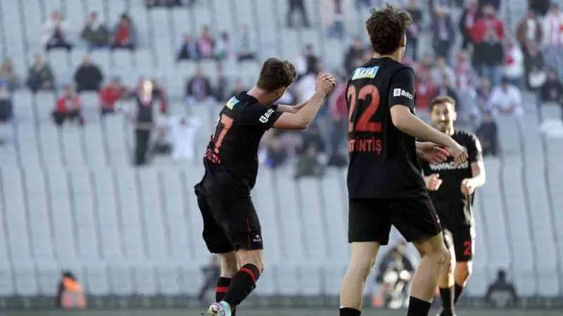 Fatih Karagümrük, kupada çeyrek finalde