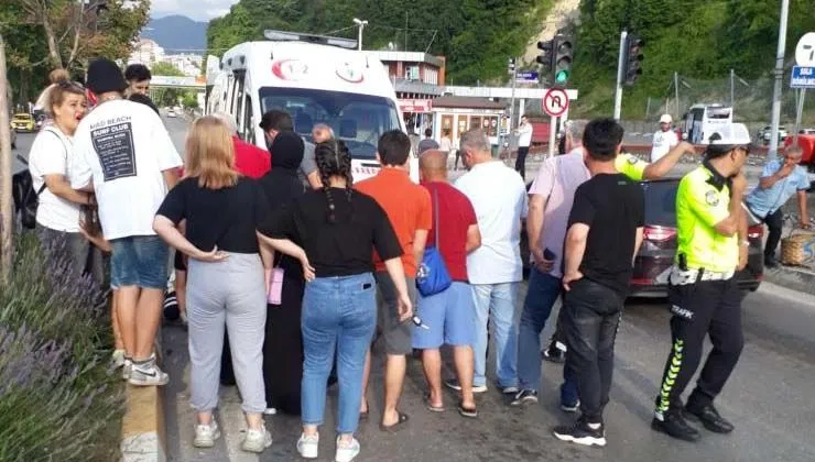 Düğün konvoyunun önüne atlayan çocuğa otomobil çarptı