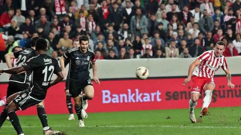 Antalyaspor'u eleyen Beşiktaş kupada çeyrek finalde